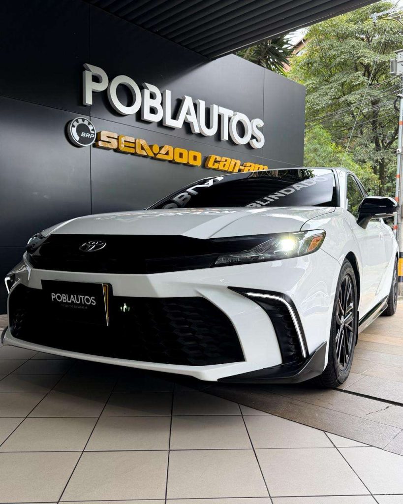Toyota Camry 2025